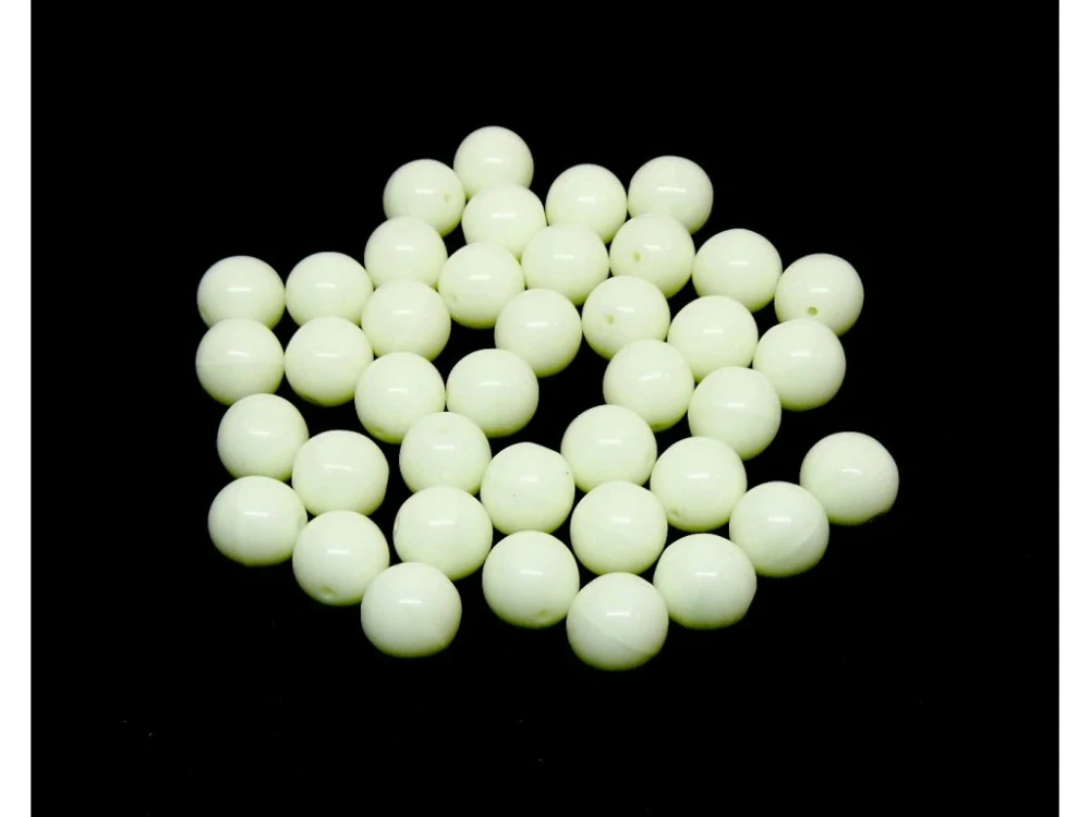 Lisované korálky svietiace v tme zelené 8mm